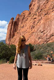 Elizabeth Bourgeret, Garden of the Gods, sore feet, walking tour, Colorado, travel blog, National Park in ColoradoPicture